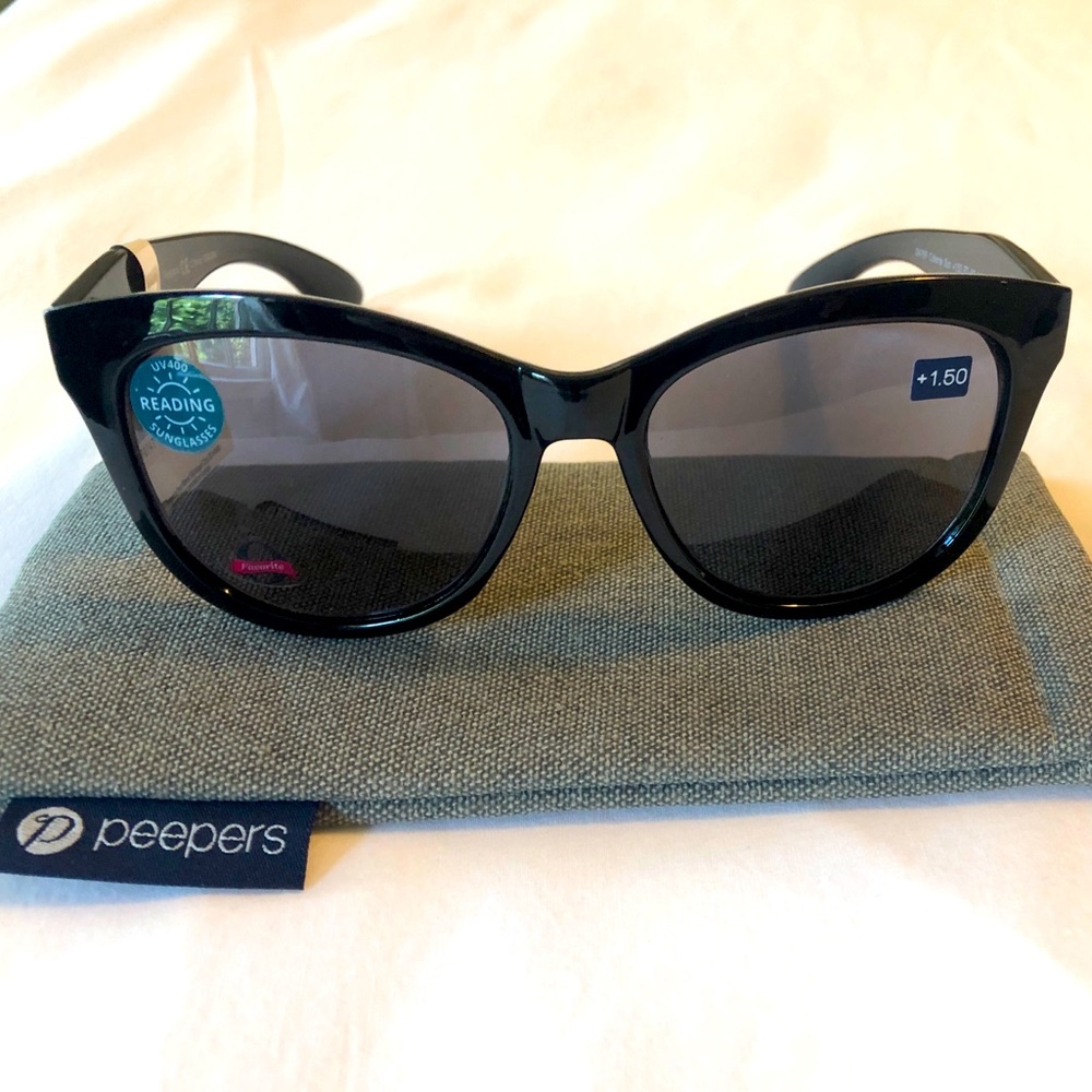 Peepers Black Women's readers sunglasses 1.50